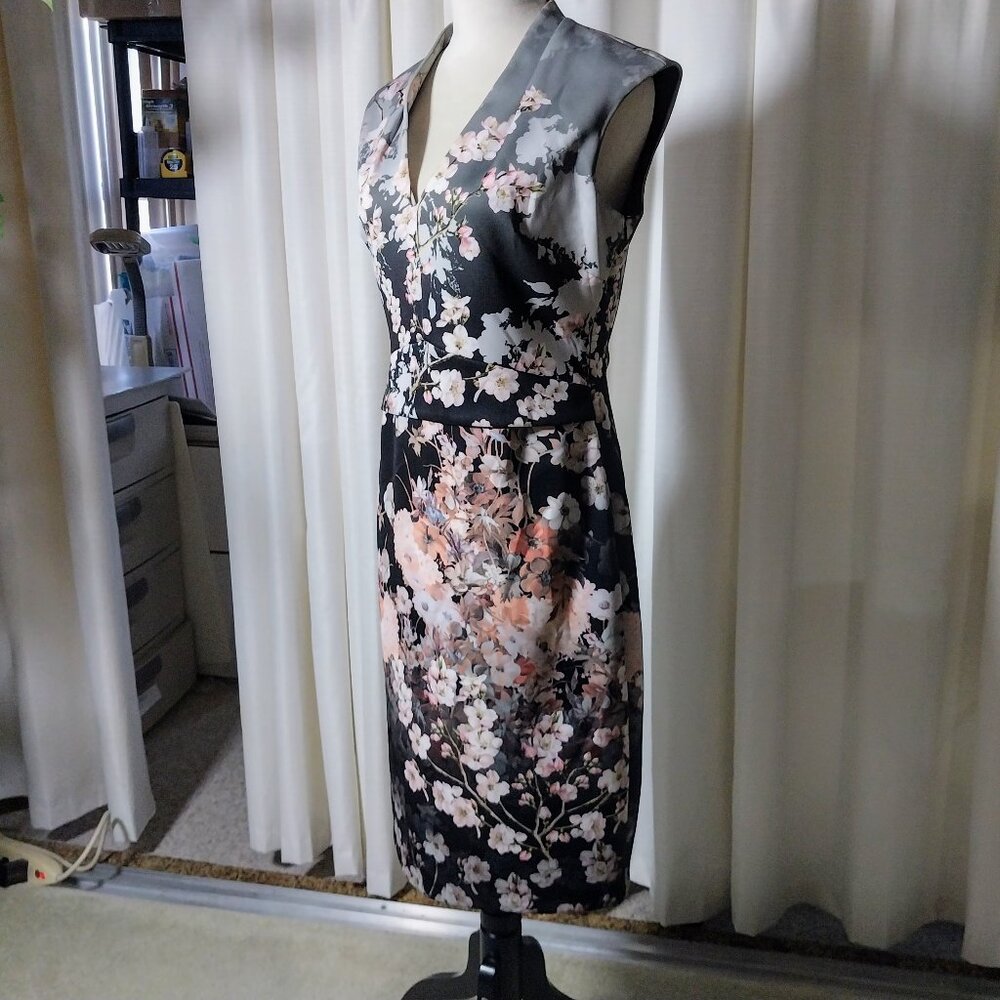 PHASE EIGHT SIZE 10 GRAY & PINK V NECK FLORAL MIDI DRESS - Picture 2 of 12